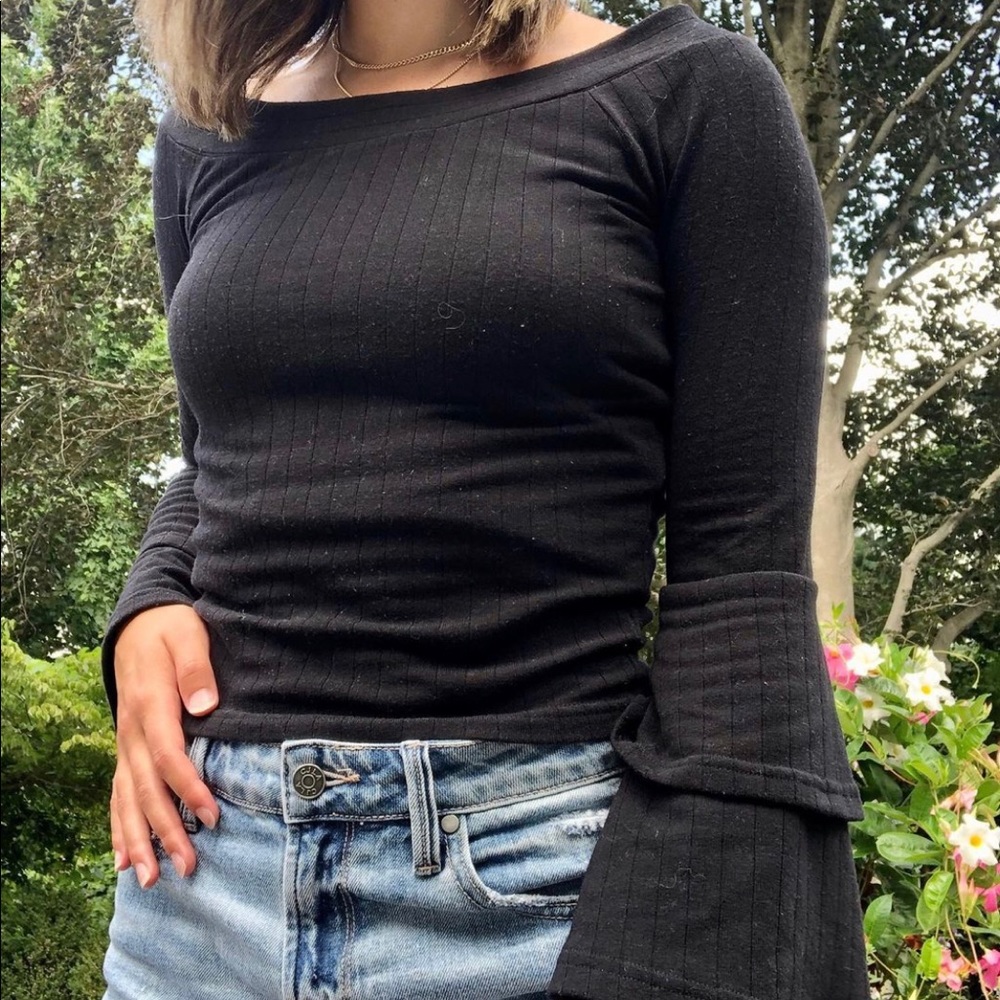 Black Wide Neck Longsleeve